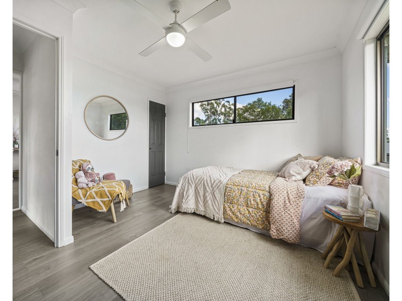 9 Dale Street, Crows Nest QLD 4355