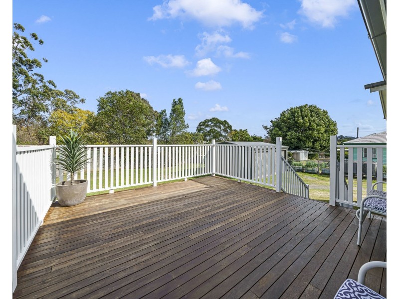 9 Dale Street, Crows Nest QLD 4355