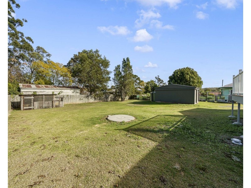 9 Dale Street, Crows Nest QLD 4355