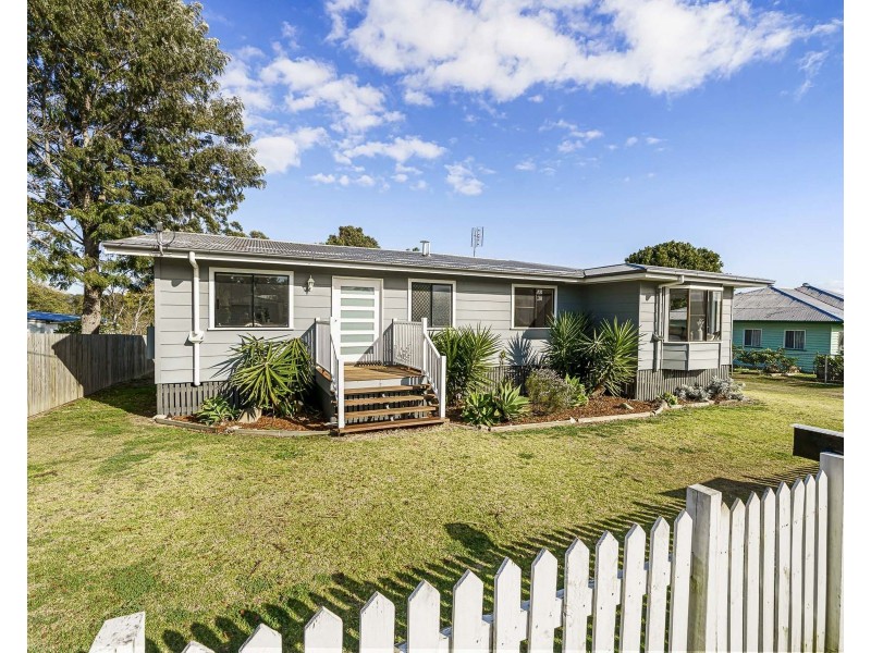 9 Dale Street, Crows Nest QLD 4355