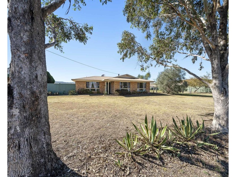 27 Lipp Road, Greenmount East QLD 4359