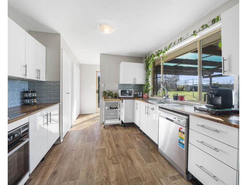 27 Lipp Road, Greenmount East QLD 4359