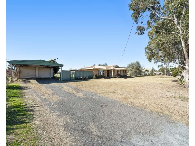 27 Lipp Road, Greenmount East QLD 4359