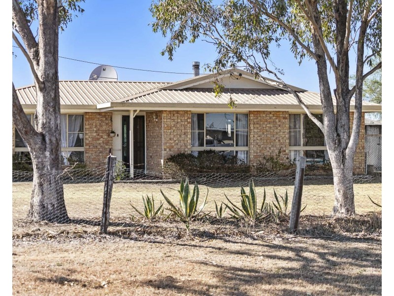 27 Lipp Road, Greenmount East QLD 4359