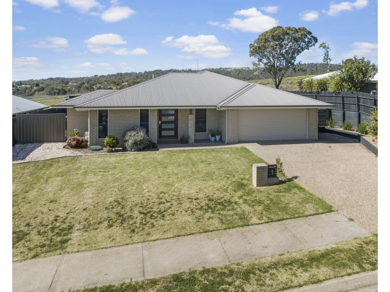 3 Lila Drive, Cotswold Hills QLD 4350