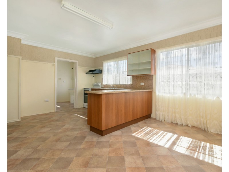 11 Leawarra Street, Wilsonton QLD 4350