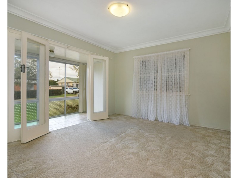 11 Leawarra Street, Wilsonton QLD 4350