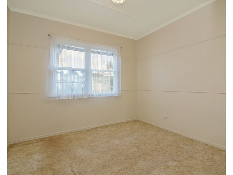 11 Leawarra Street, Wilsonton QLD 4350