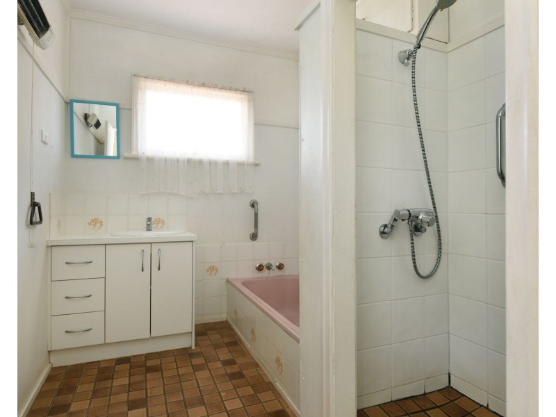 11 Leawarra Street, Wilsonton QLD 4350