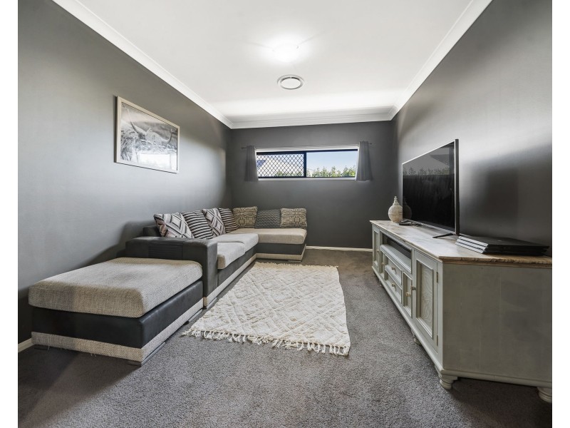 15 Kellett Drive, Westbrook QLD 4350