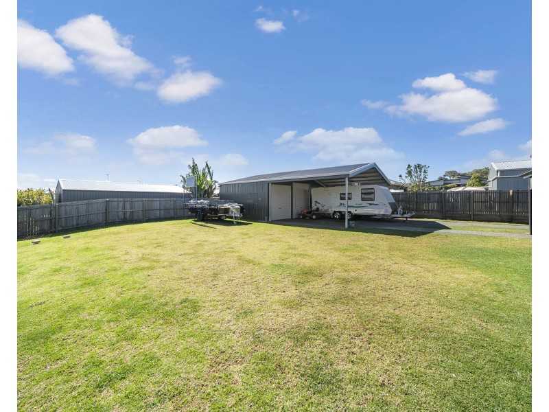 15 Kellett Drive, Westbrook QLD 4350