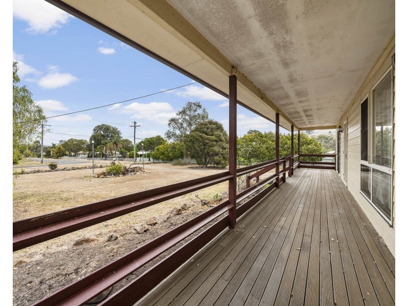 26 Mansel Drive, Gowrie Junction QLD 4352