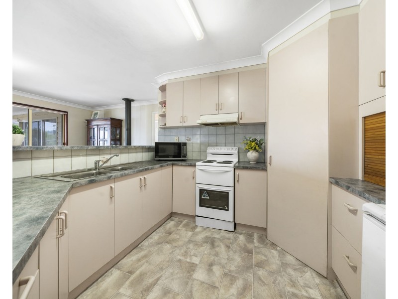 26 Mansel Drive, Gowrie Junction QLD 4352