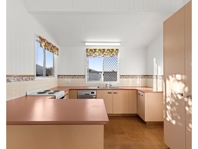 195 Taylor Street, Wilsonton QLD 4350