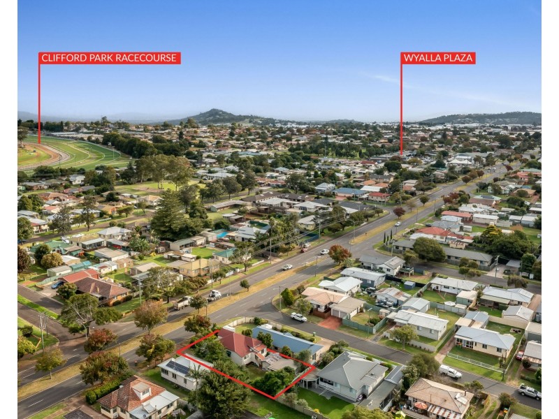 195 Taylor Street, Wilsonton QLD 4350