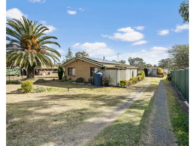 9 Nicholas Street, Goombungee QLD 4354