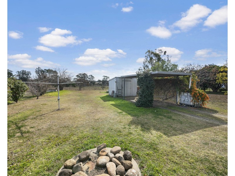 9 Nicholas Street, Goombungee QLD 4354