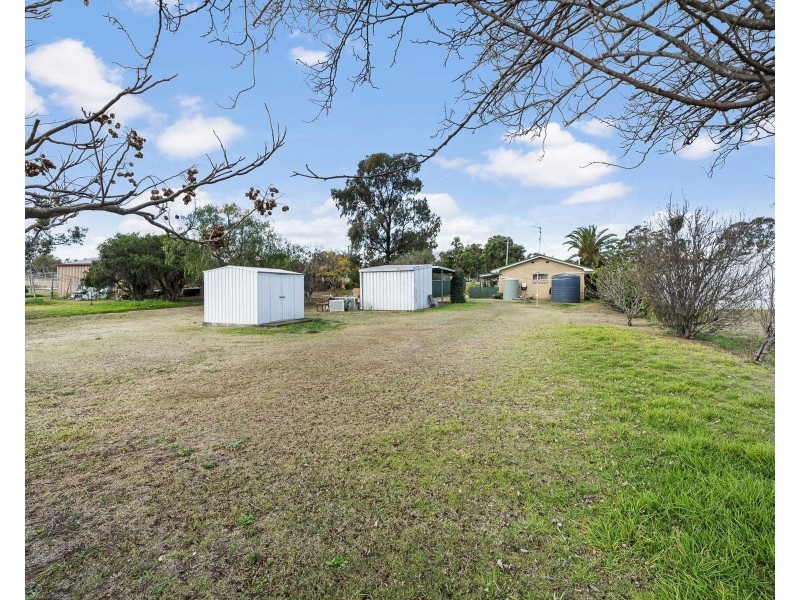 9 Nicholas Street, Goombungee QLD 4354