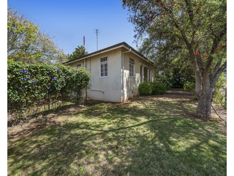 6 Royal Street, Toowoomba City QLD 4350