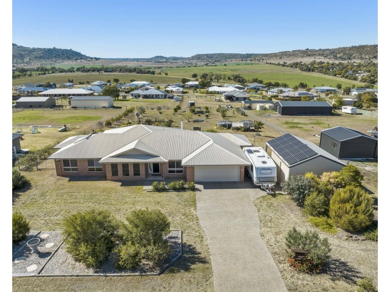 10 Nuffield Street, Kingsthorpe QLD 4400