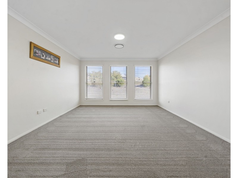 10 Nuffield Street, Kingsthorpe QLD 4400