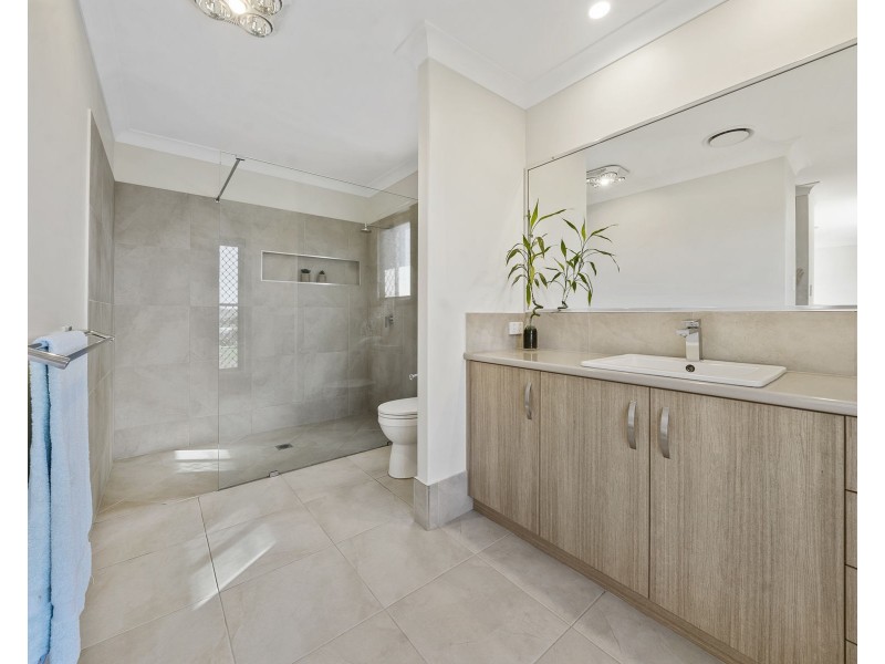 10 Nuffield Street, Kingsthorpe QLD 4400