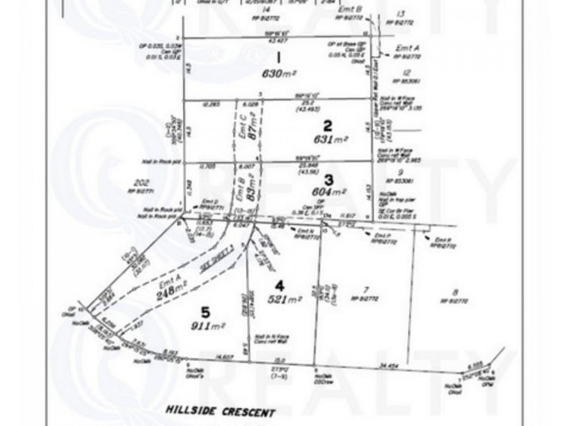 18 Hillside Crescent, Edens Landing QLD 4207