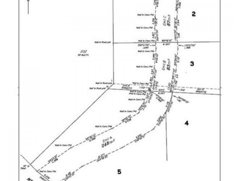 18 Hillside Crescent, Edens Landing QLD 4207