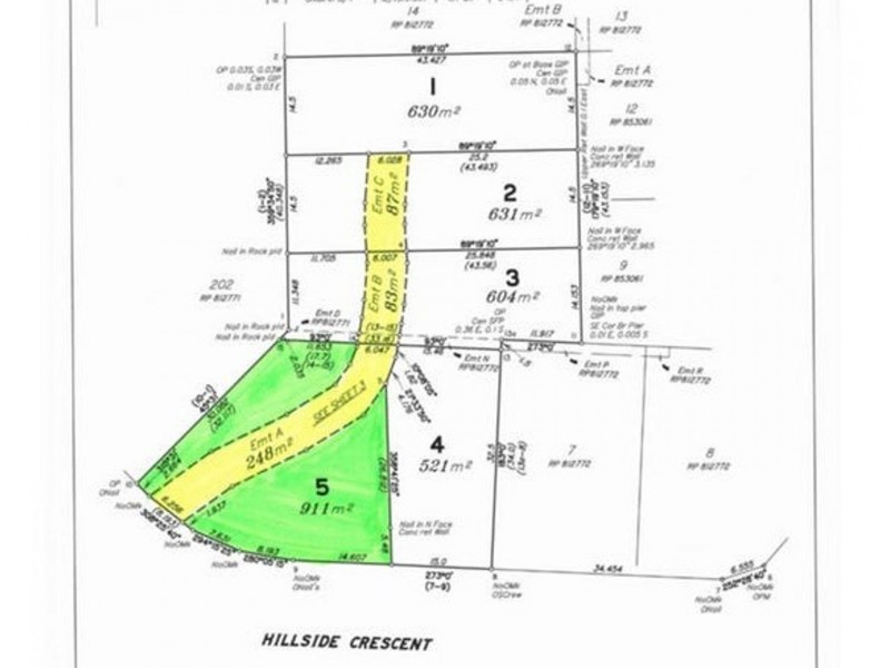 18 Hillside Crescent, Edens Landing QLD 4207