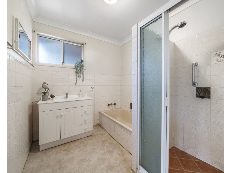 16 Scheske Street, Wilsonton QLD 4350