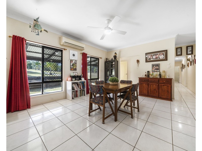 56 Buckingham Court, Mount Hallen QLD 4312
