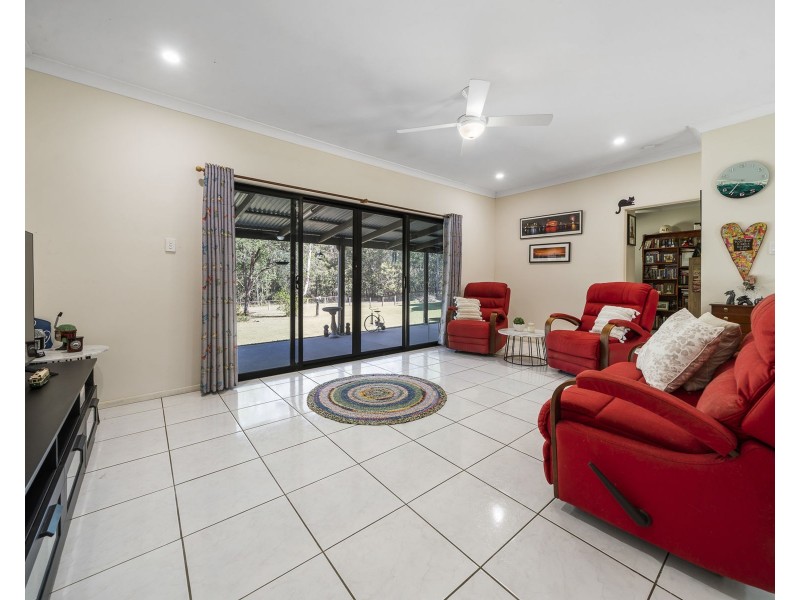 56 Buckingham Court, Mount Hallen QLD 4312