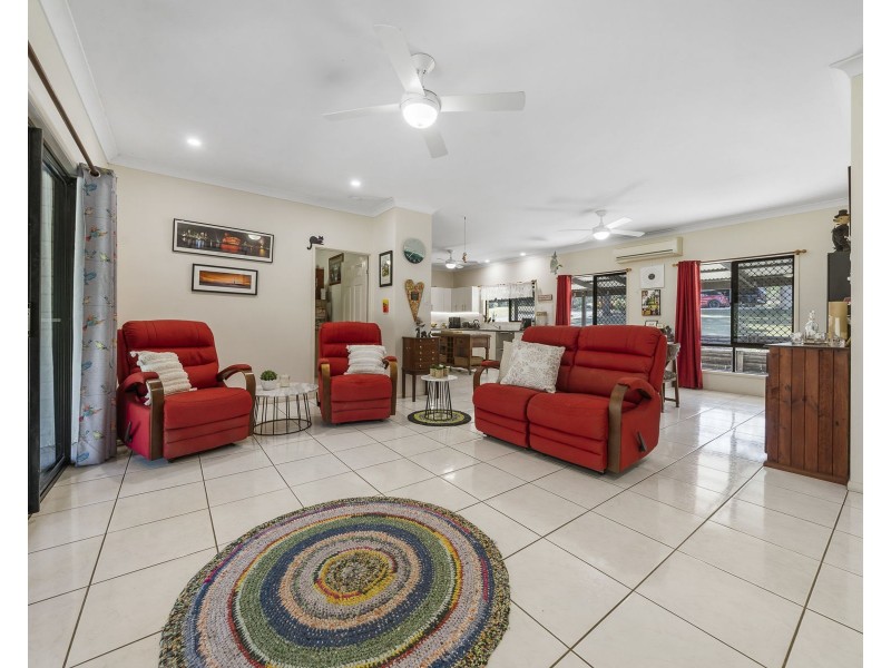 56 Buckingham Court, Mount Hallen QLD 4312