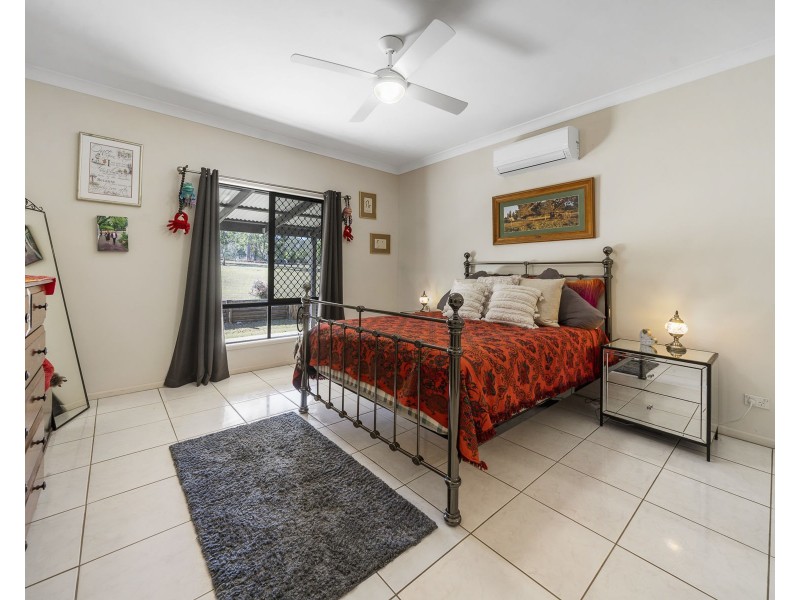 56 Buckingham Court, Mount Hallen QLD 4312