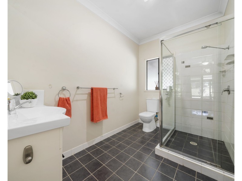 56 Buckingham Court, Mount Hallen QLD 4312