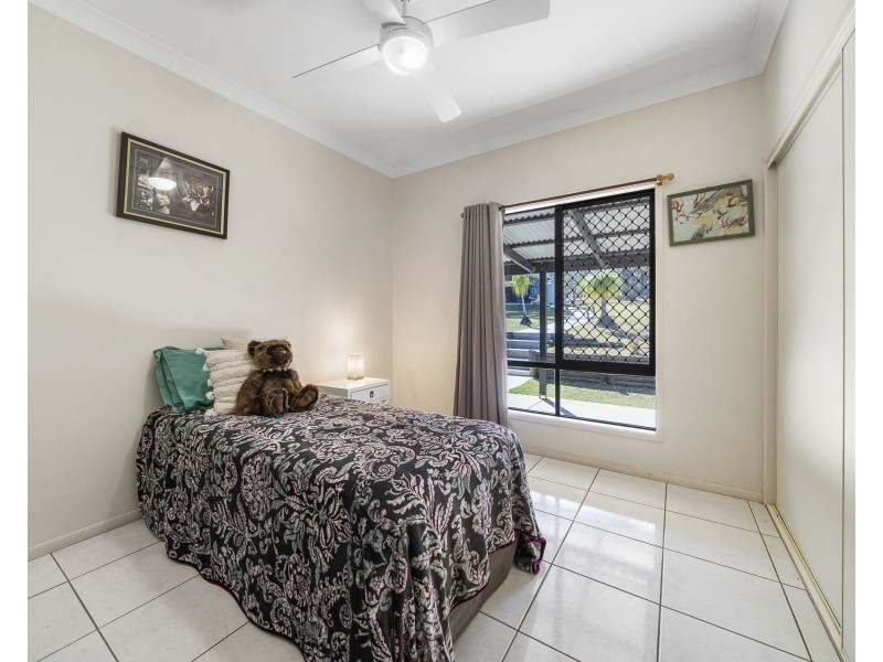 56 Buckingham Court, Mount Hallen QLD 4312