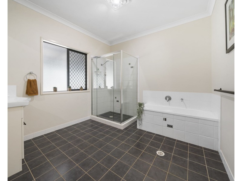 56 Buckingham Court, Mount Hallen QLD 4312