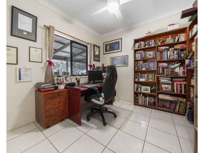 56 Buckingham Court, Mount Hallen QLD 4312