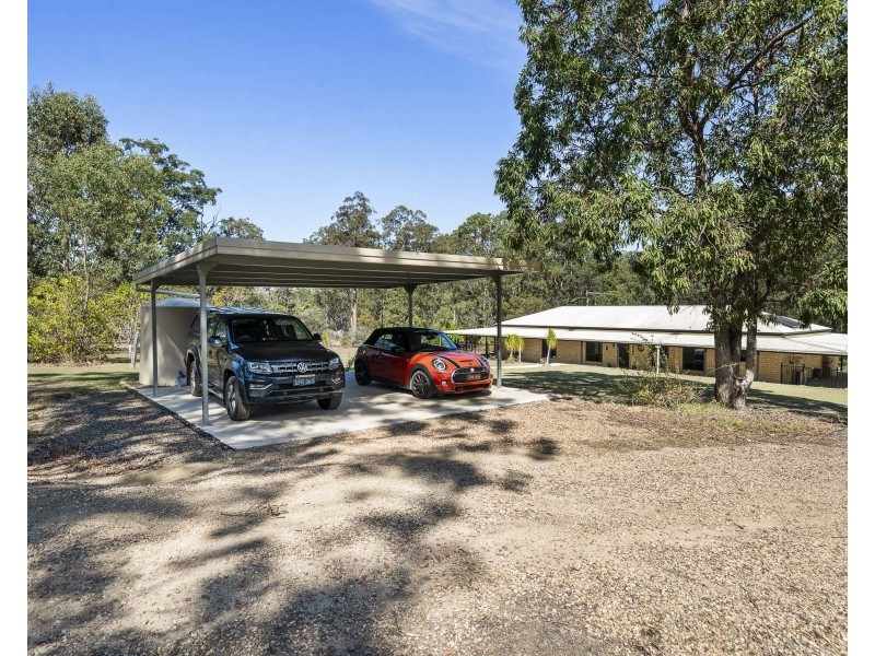 56 Buckingham Court, Mount Hallen QLD 4312