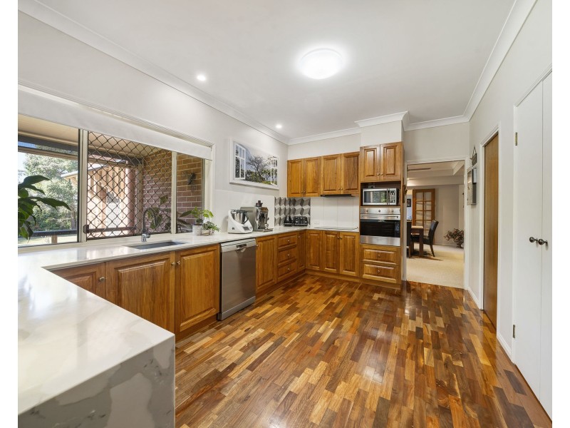 10 Stanley Parade, Highfields QLD 4352