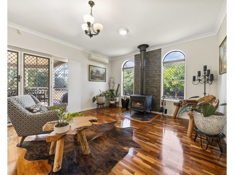 10 Stanley Parade, Highfields QLD 4352