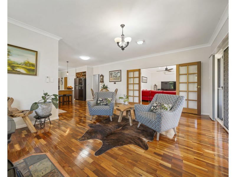 10 Stanley Parade, Highfields QLD 4352