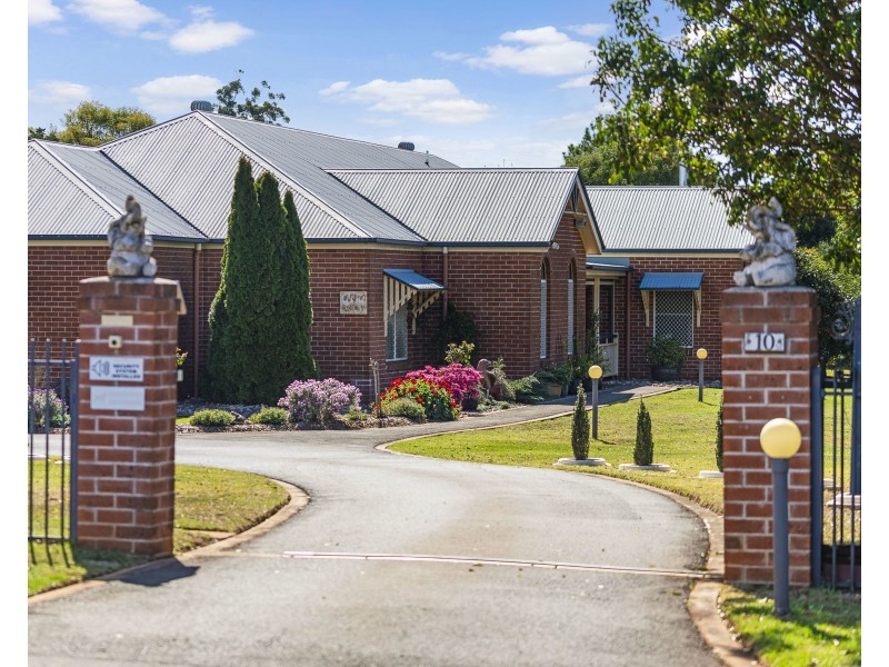 10 Stanley Parade, Highfields QLD 4352