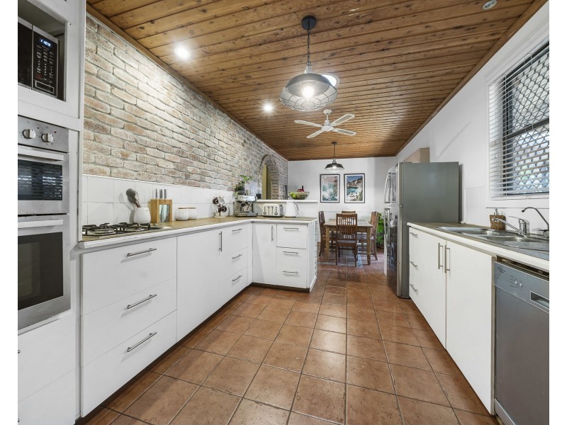 15 Beer Court, Kearneys Spring QLD 4350