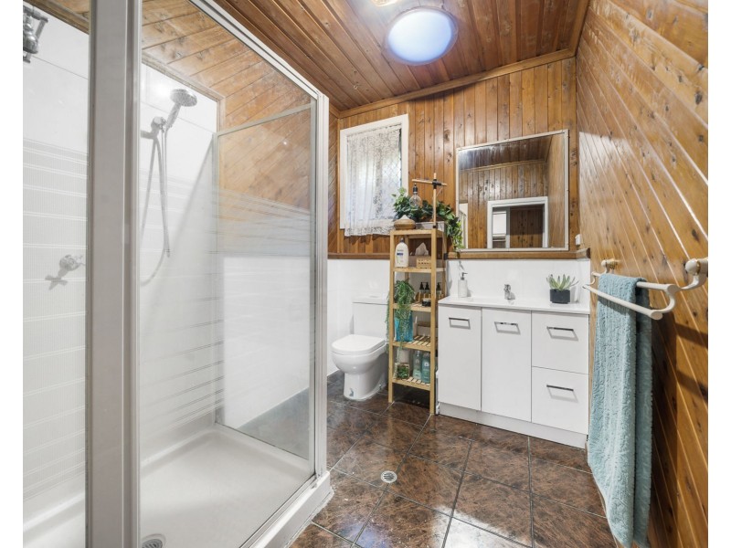 15 Beer Court, Kearneys Spring QLD 4350