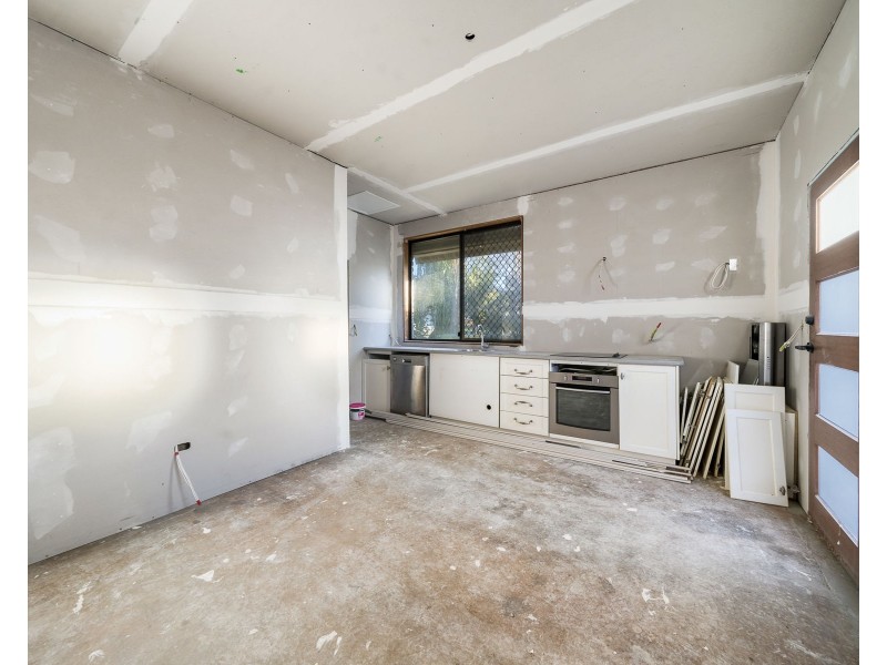 15 Beer Court, Kearneys Spring QLD 4350