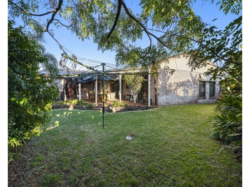 15 Beer Court, Kearneys Spring QLD 4350