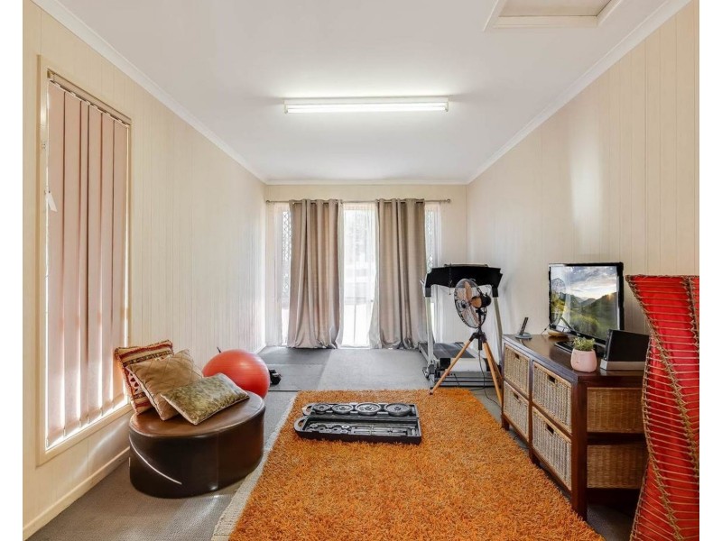 34 Gainsborough Drive, Glenvale QLD 4350