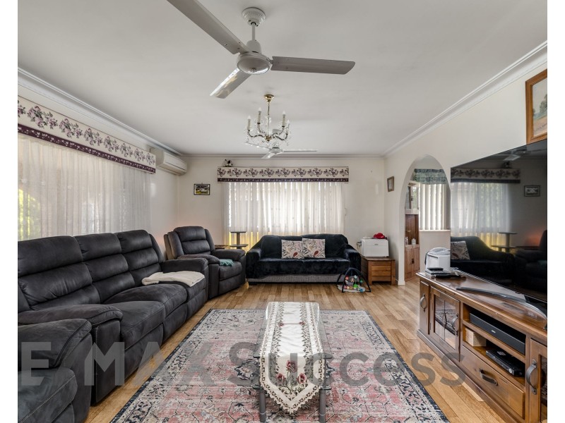 22 Erin Street, Wilsonton QLD 4350