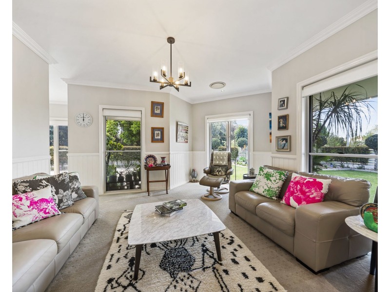 1 Kestrel Court, Rangeville QLD 4350